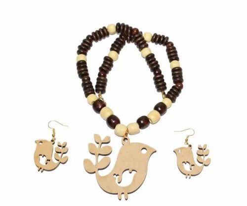 Bird Shaped With Leaf Pendant & Earring