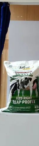 Cattle Feed - Ananya, 50 kg Jhute, 8 To 10