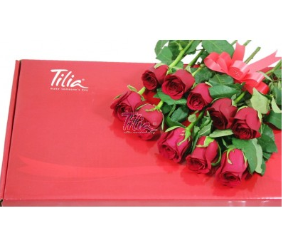 10 Red Roses In A Gift Box