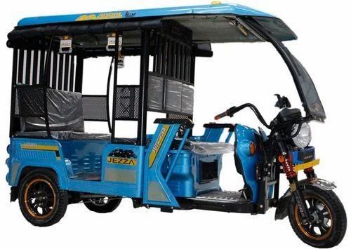 Extreme Motors E Rickshaw, Vehicle Capacity: 8 Seater