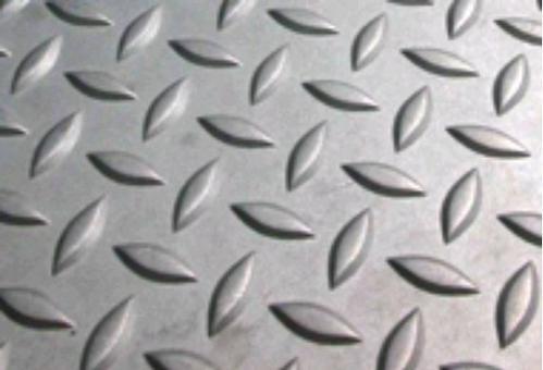 Hot Rolled ISO Stainless Steel Chequered Plate 304 Grade, Size: Width 1250 Mm X Length 5000 Mm, Thickness: >5 mm