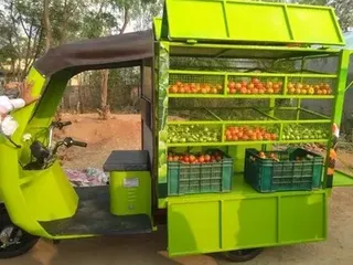 Green Electric Auto Rickshaw, Loading Capacity: 500 Kgs