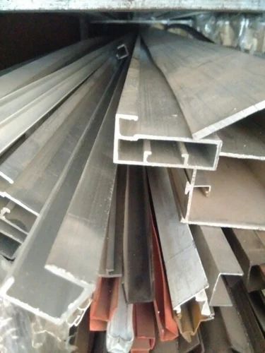 Rectangular Angle 40 mm Aluminium Extrusion, For Construction