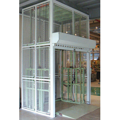 Stainless Steel Goods Lift, Capacity: 1-2 ton