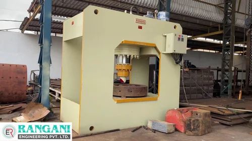 Mild Steel Industrial Hydraulic Press Machine, Capacity: 100 - 200 Ton