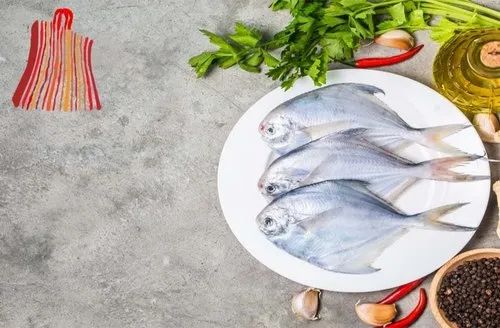 Silver Pomfret Fish 6 Pcs For Restaurant, Packaging Type: 1kg