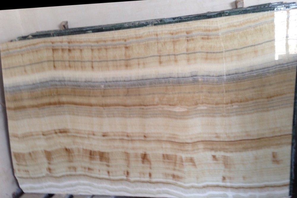 Polished Finish Natural Onyx Marble Slab, Application Area: Flooring, Thickness: 10-15 mm