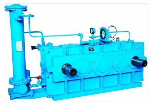 Shanthi With Oil Cooling System For Hydraulic Hammer Two Output Helical Gearbox