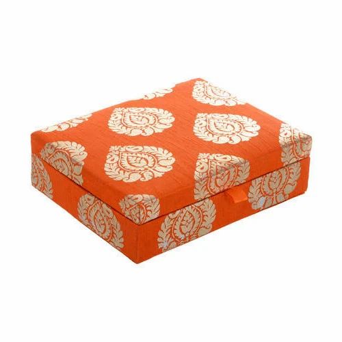 Wood & Fabric Collection CARRA Flavoured Chocolate Gift Boxes