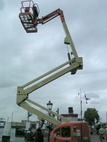 Hydraulic Aerial Platform Rental Services