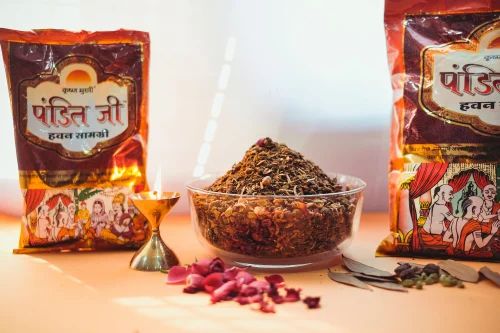 Golden Krishan Murari Pandit Ji Havan Samagri, For Temple, Size: 1 Kg