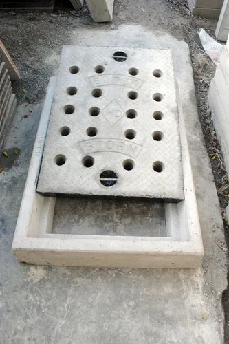 Gray Steel Fiber Reinforced Concrete Precast RCC Drain Cover