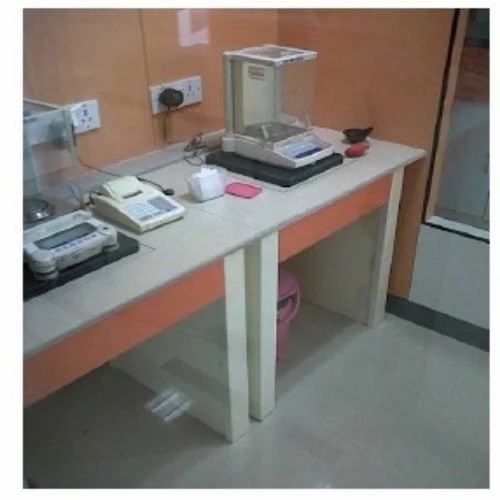 Mild Steel Anti Vibration Laboratory Table, 35kg