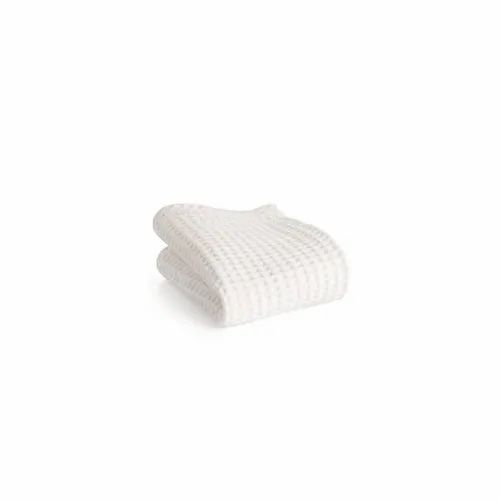 Disposable Salon Towel - Small - for Manicure/Pedicure/Facials/Shaving/Grooming