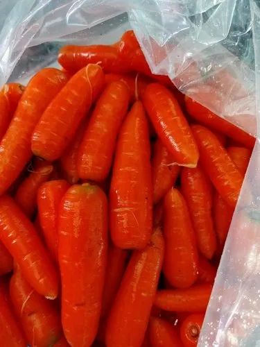 A Grade Safron Fresh Ooty Carrots, Ppbags, 20 Kg