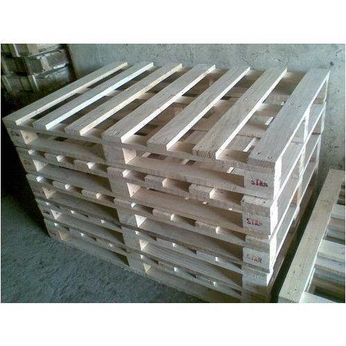 Square Pine wood Pinewood Pallets, For Industrial, Capacity: 800-1000 Kg